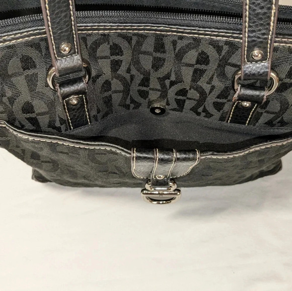 Etienne Aigner black signature canvas shoulder bag - Picture 5 of 9